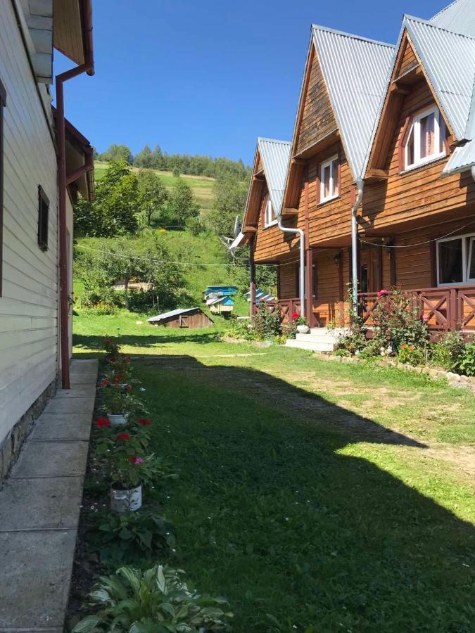 У Олега Hotel Verkhne-Studenyy ภายนอก รูปภาพ