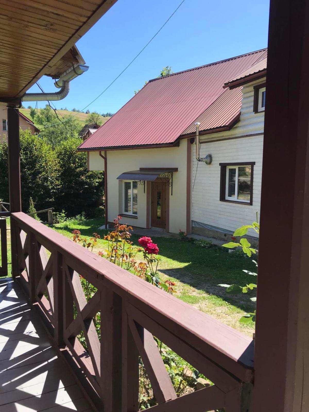 У Олега Hotel Verkhne-Studenyy ภายนอก รูปภาพ