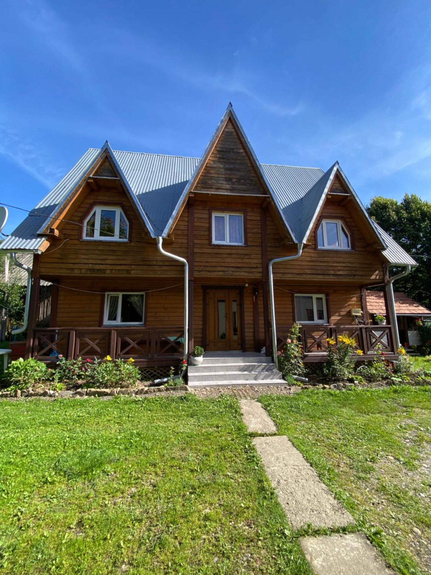 У Олега Hotel Verkhne-Studenyy ภายนอก รูปภาพ