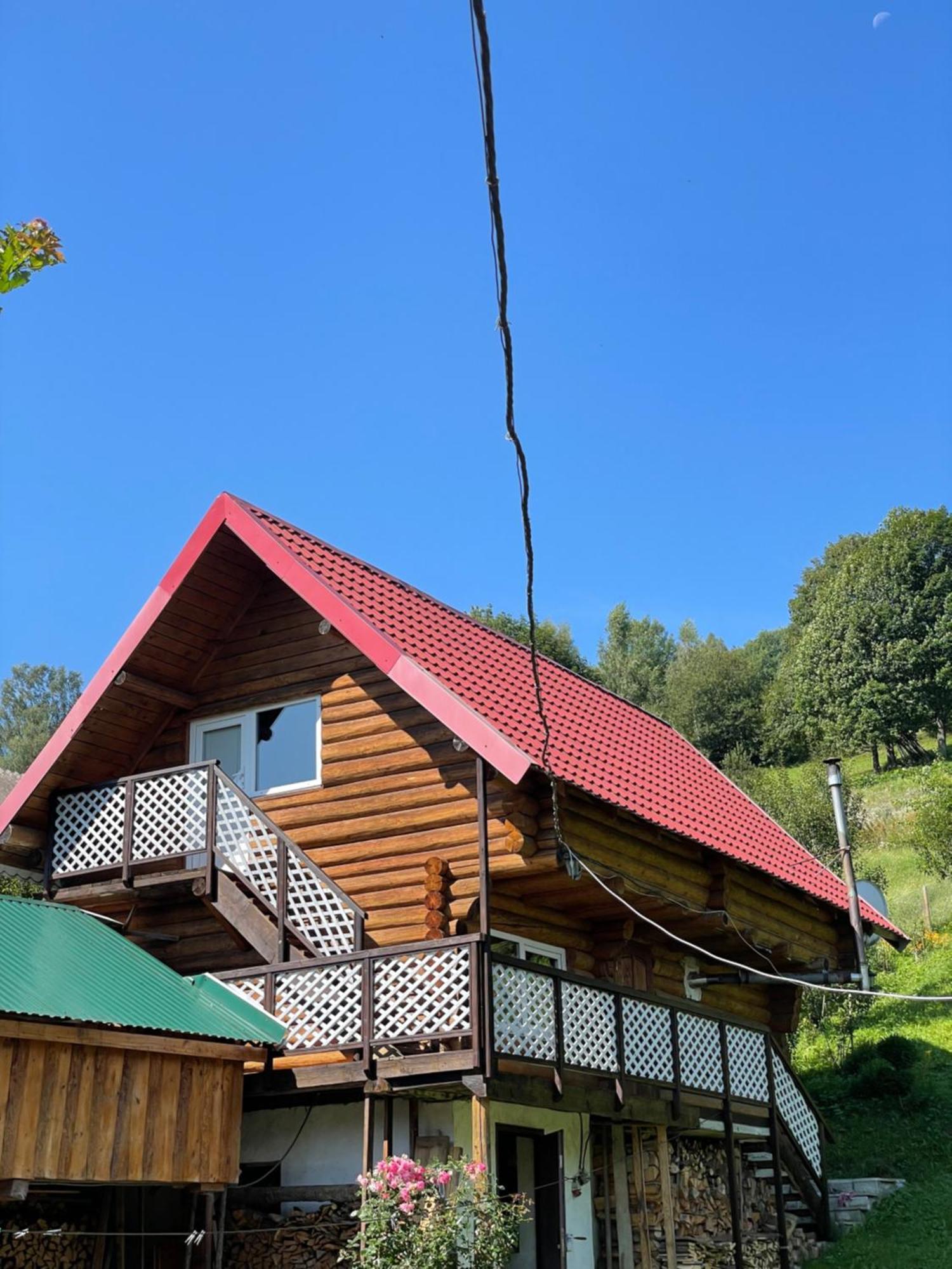 У Олега Hotel Verkhne-Studenyy ภายนอก รูปภาพ