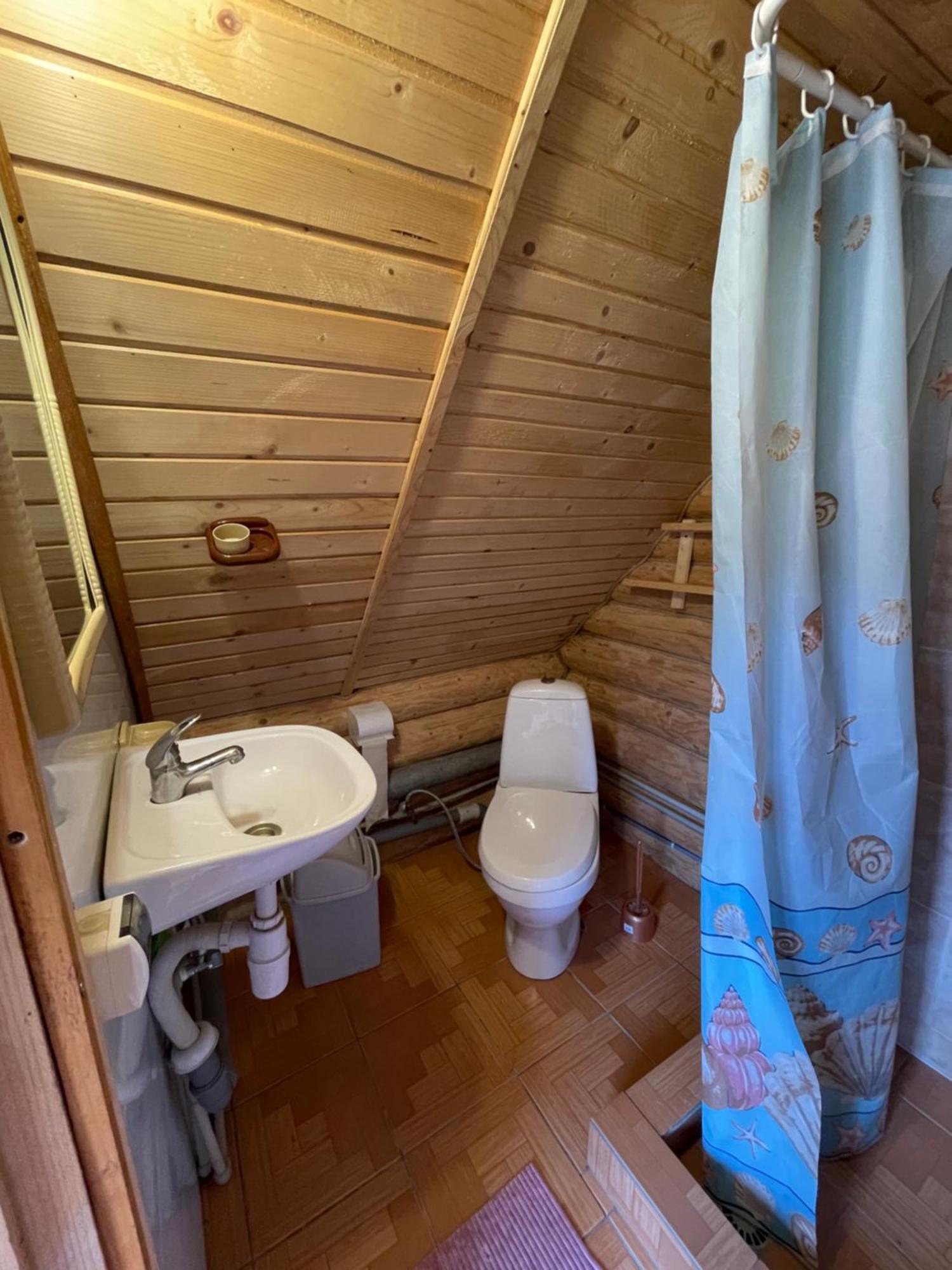 У Олега Hotel Verkhne-Studenyy ภายนอก รูปภาพ