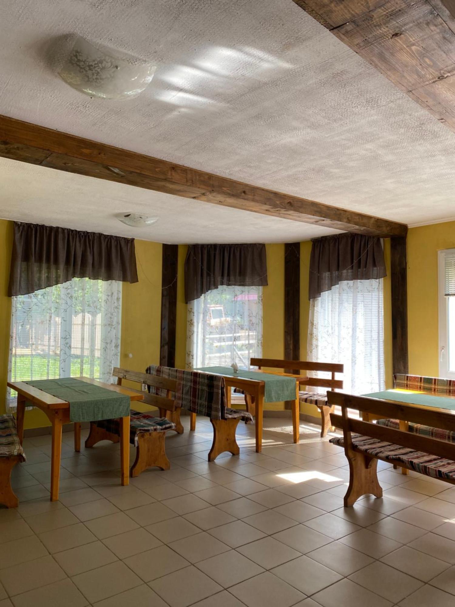 У Олега Hotel Verkhne-Studenyy ภายนอก รูปภาพ