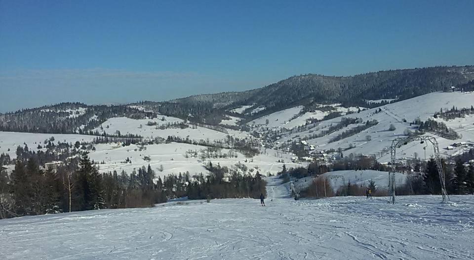 У Олега Hotel Verkhne-Studenyy ภายนอก รูปภาพ